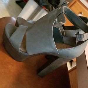 Platform sandals